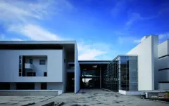 verwaltungsgebaeude_in_florenz_04