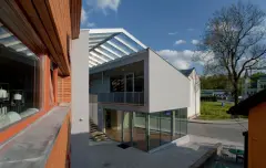 geschaeftshaus_in_roznov_pod_radhostem_02