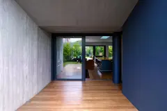house_in_garden_04
