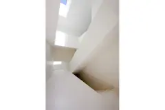 house_on_the_castle_mountainside_10