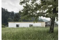 lasttragendes_strohhaus_02