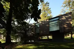 villa_in_park_01